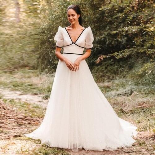 V Neck Short Puffy Sleeves Wedding Dress Dot Tulle A-Line Simple Bridal Gowns with Bow Plus Size Robe De Soiree