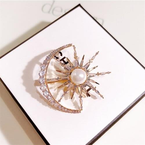 2020 New Imitated Pearl Rhinestone Brooches for Women Garment Jewelry Moon Star Brooch Pin Bridal Wedding Crystal Broche Pins