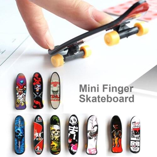 Childrens Educational Toys Creative Fingertip Movement Finger Board Mini Finger Skateboard Alloy Skate Boarding Toys Random Col
