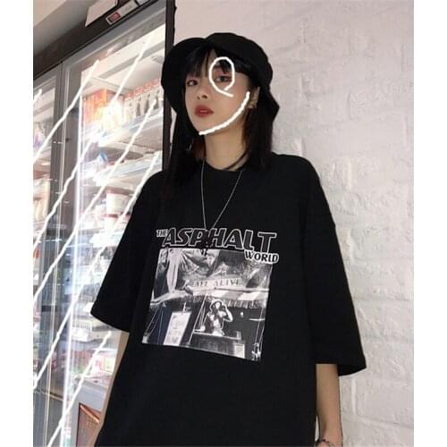 2021new T Shirt Women Kawaii Tops New Years T-shirts Unisex Treat People with Kindness Graphic Tees Female Harajuku Street goth