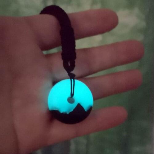Luminous and shiny resin material retro handmade jewelry mens and womens necklace pendant wholesale