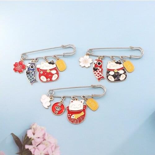 Japanese Lucky Cat Lapel Pins Creative Good Luck Brooch Women Hat Pin Men 's Jackets Backpack Badge Enamel Brooches Wholesale