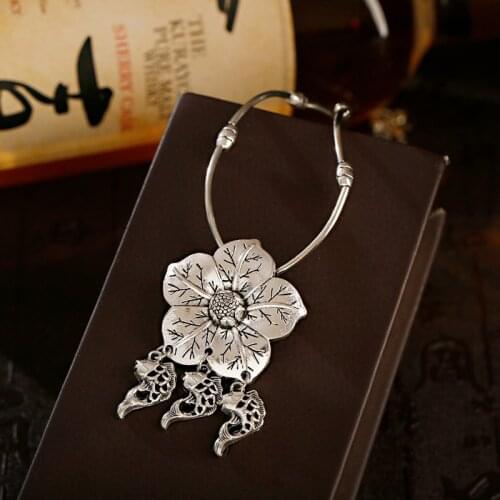 2020 Ethnic Flower Gypsy Tibetan Jewelry Silver Color Chain Necklaces Womens Vintage Carved Alloy Necklaces & Pendants