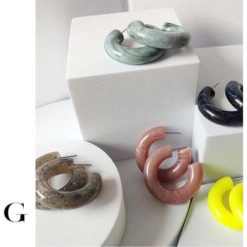 GHIDBK 2021 New Exaggeration Acylic Hoop Earrings For Women Multi Color Acetate Tortoise Huggie Earrings Geometric Minimalist