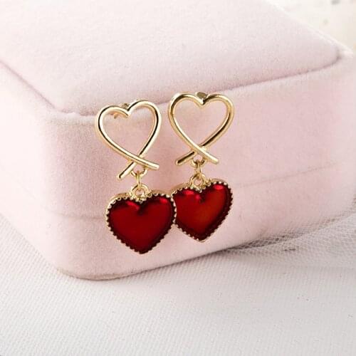 Fashion Geometric Contracted Temperament Retro Earrings Popular Cute Romantic Heart Stud Earrings for Women Jewelry