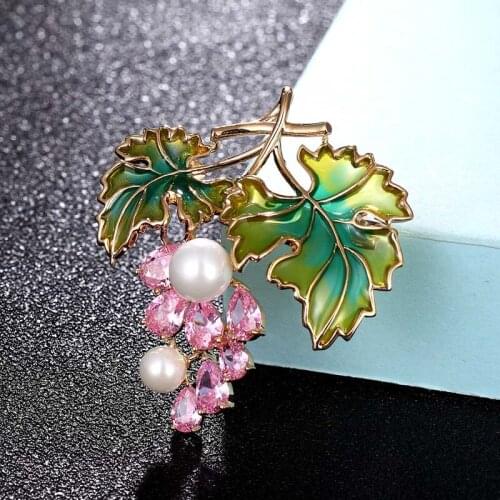 Zlxgirl metal copper Vivid Fruit Grape Shape Brooches Zircon bridal Jewelry For Womens Luxury Brooch Pins Wedding pendant