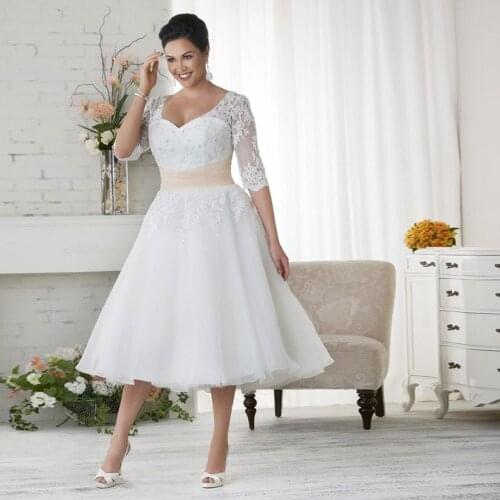 Plus Size Short Tea Length Wedding Dresses With Three Quarter Sleeves A-line Beaded Appliques Informal Modest Bridal Gowns