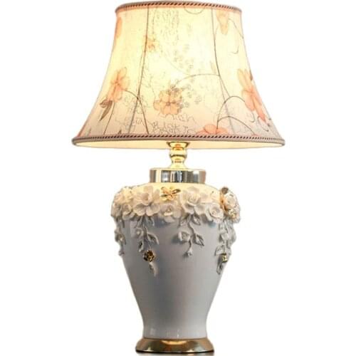 Romantic Wedding Porcelain Table Lamp Modern European Carved Flowers Foyer Bed Room Desk Lamp Ceramic Decor Night Light 2019