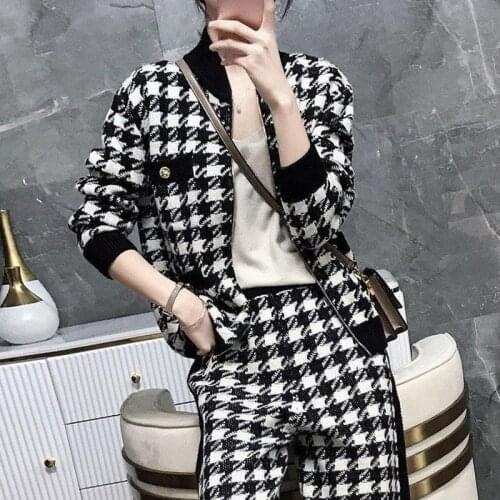 Casual 2 Pieces sweater Set Women Knitted Plaid Sweater + loose Trousers CHIC Pullover Sweater+ Knitted Carrot pants Set