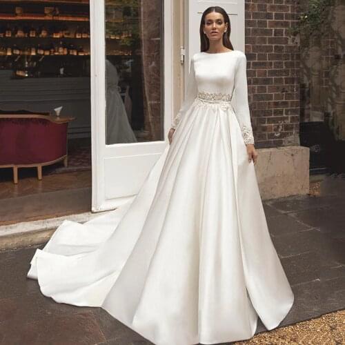 Eightree 2020 Bohemian Bridal Dresses Bateau Neck Appliqued Beaded Satin Wedding Dress Long Sleeves Backless Robe De Mariee
