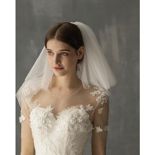 HONGFUYU Classic Tulle Two-tier Cut Edge Shoulder Wedding Bridal Veils with Comb V626