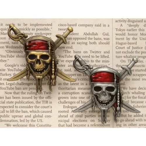 Pirate Skull Lapel Pin Brooch Motorcycle Badge Skull Biker Brooches For clothes Hat Bag Retro Metal Collar Pin Brooch
