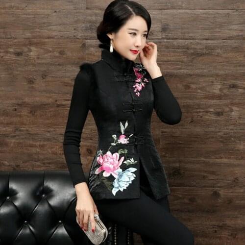National style retro Tang suit ladies tops winter clothing 2020 new Chinese embroidered cotton vest vest vest cotton coat women