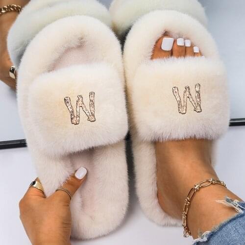 Womens Slippers Fluffy Faux Fur Slides Flat White Sandals Slippers Stainless Steel Letter Decor Flip Flops Shoes Wholesale