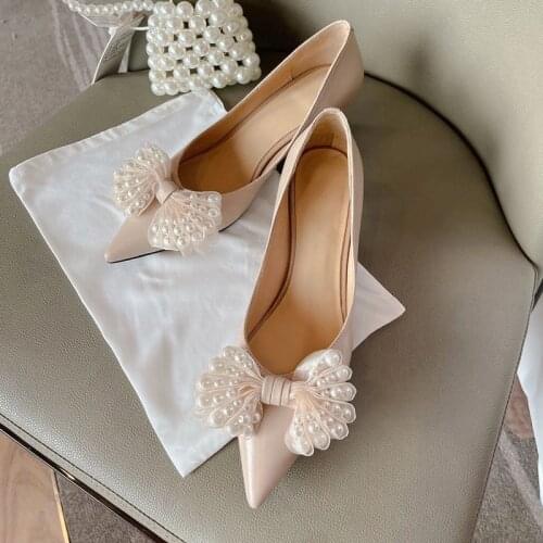 2021 early autumn new pointed toe thin mid-heeled sheepskin single shoes female beautiful pearl bow sweet fairy style