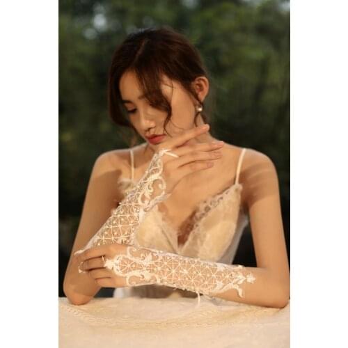 White Rhinestone Beaded Lace Flower Bridal Gloves New Fingerless Short Wedding Gloves For Bride Accessories