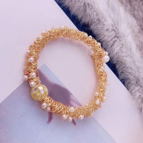 Free shipping gift 2021 best seller shell bead with tiny real natural pearl open stretch thick gold bracelet women bangle