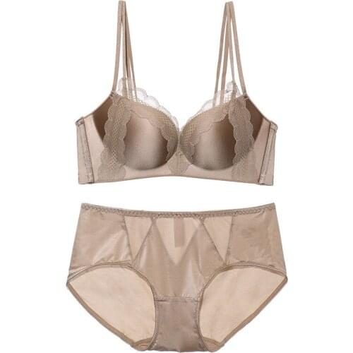 EFIOLY 2020 New Romantic Sexy Deep V Lingerie Set Lace Lace Gathering Seamless Bra Set Lace Edge Bra Set Beautiful Back Bra