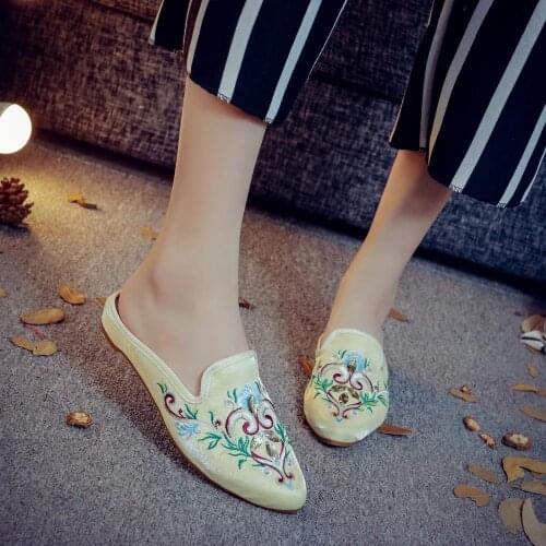 Vintage Flower Embroidered Ladies Velvet Cotton Fabric Flat Mules Shoes Pointed Toe Comfort Summer Autumn Slippers For Women