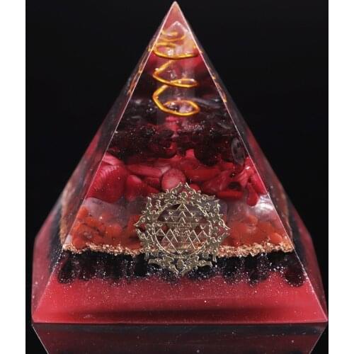 Natural Crystal Orgonite Pyramid Resin Garnet Spring Copper Augen Energy Pyramid Chakra Healing Meditation Fengshui Ornaments