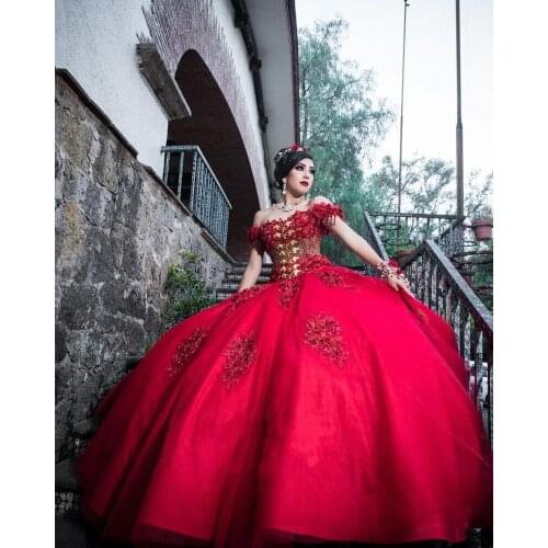 Luxury Burgundy Quinceanera Dresses Beaded Lace Applique Off the Shoulder Sweet 16 Prom Gowns Tulle Corset Dress