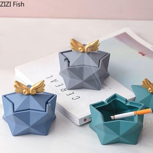 Golden Wing Pentagram Ashtray Cartoon Style Portable Ashtrays with Lids Office Desktop Decor Resin Ash Tray Gifts for Boyfriend