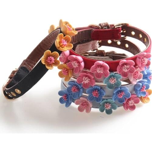 Cat Collars Peach Blossom Flower Design Adjustable Safety Buckle Collar for Gato Decorative Puppy Collars Christmas Accessories