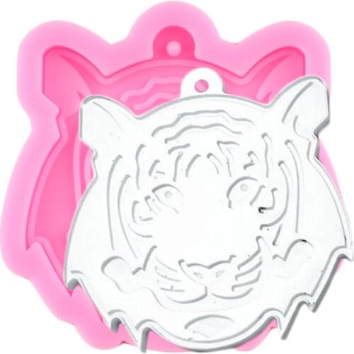 Shiny Glossy Tiger Keychain Silicone Molds Necklace Epoxy Resin Mould Jewelry Making Pendant Mold Fondant Chocolate Candy Moulds