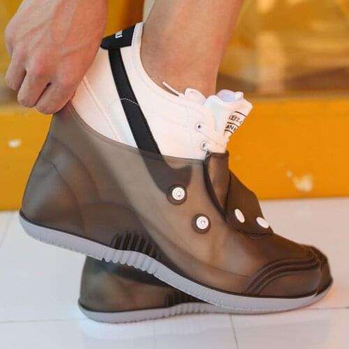 Fashion Slip On Shoe Covers Men and Women Button Closure PVC Galoshes 2021 Waterproof Anti-slip Covers For Shoes Woman Rainboots