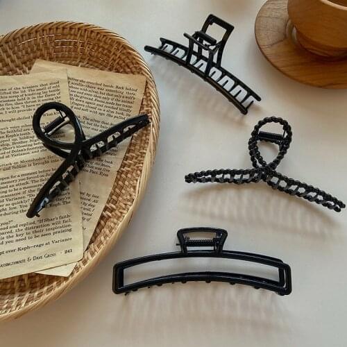 2021 Simple Alloy Elegant Girls Hair Claw Hair Clip Black Metal Hairpin Makeup Hair Styling Barrettes for Women Hair Accessories