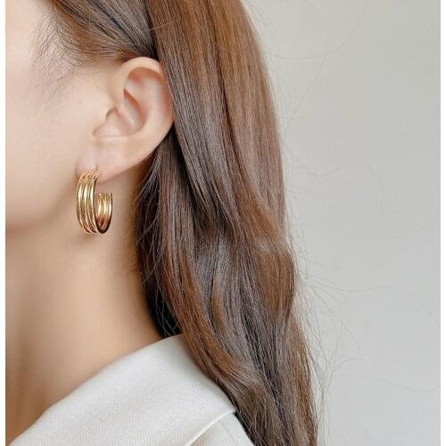 Classic Fashion Golden Metal Hoop Earrings for Women 2020 Trend Vintage Female Geometric Large Earings Women Jewelry