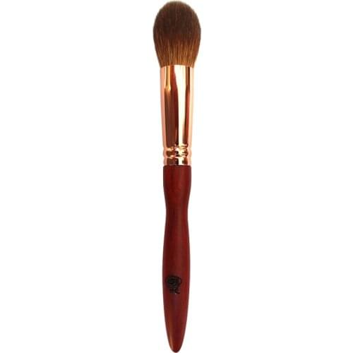 Q06 Professional Handmade Makeup Brush Soft Red Fox Goat Hair Tapered Highlighter Brush Red Sandalwood Handle Make Up Brushes