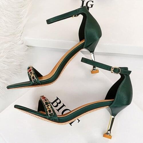 2021 Summer Women 7.5cm High Heels Rhinestone Crystal Sandals Kitten Low Heel Designer Green Sandals Ladies Wedding Bridal Shoes