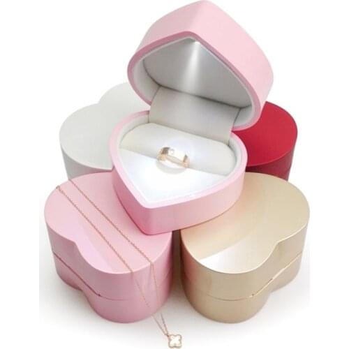Heart shaped LED Light Jewelry Box Wedding Ring Pendant Packaging Display Jewelry Holder