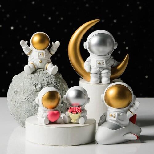 Nordic Resin Space Astronaut Figurine Sculpture Modern Art Creative Craft Desk Home Decoration Accessories Decorations For Gifts