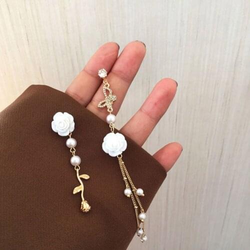 French Style Earrings Fashion Style Restoring Ancient Ways, White Roses Shape Asymmetry Earrings Female Charm Jewelry