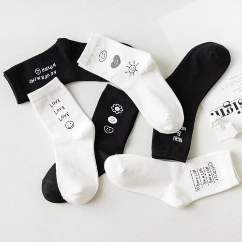 New Womens Socks Simple Wind Black and White Socks Autumn and Winter Cute Smiley Face Sun Tube Casual Cotton Socks Letter Love