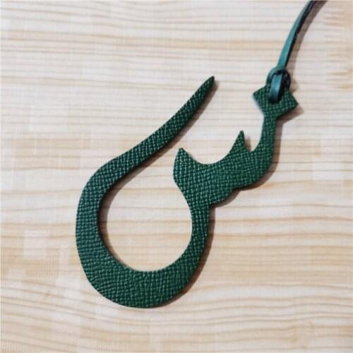 Wholesale Custom Made Genuine Natural Leather Character Alphabet Arabic Letter Keychain Backpack Pendant Ladies Women Bag Charm