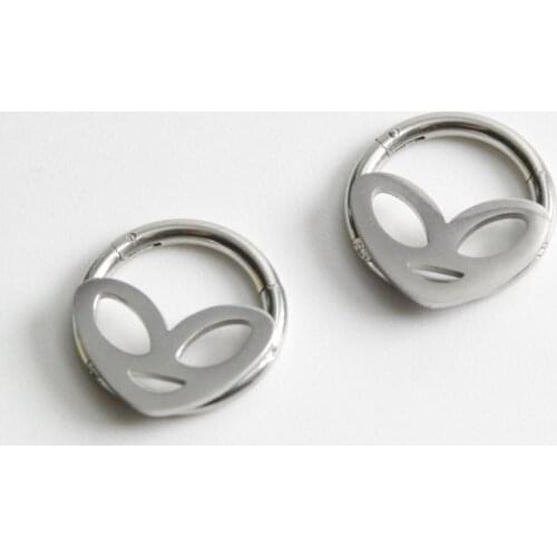 1pc New Titanium Steel Alien Earrings Rock Hip Hop Style Fashion Party Mens and Womens Stainless Steel Piercing Jewelry