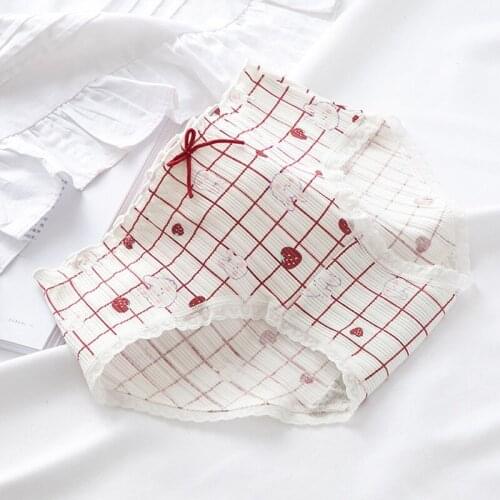 2021 New Fashion Strawberry Cute Rabbit Wooden Ear Threaded Girl Underwear Cotton Crotch Mid Waist Cute Cartoon Student Underwea