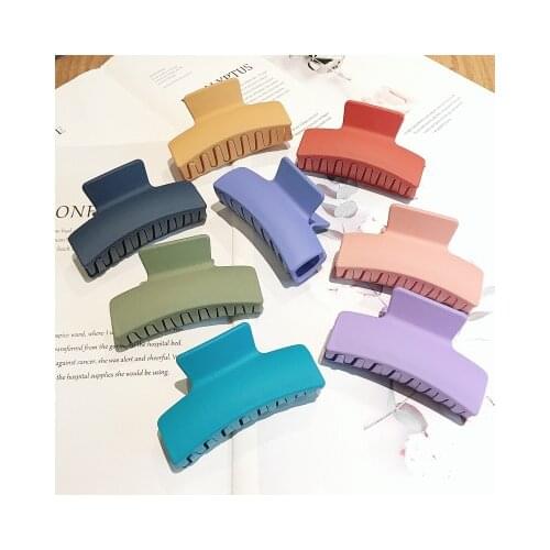 High Quality New Simple Elegant Solid Frosted Hollow Hair Clip Claws for Women Girls Fashion Large Hairclip Headwear Accessories