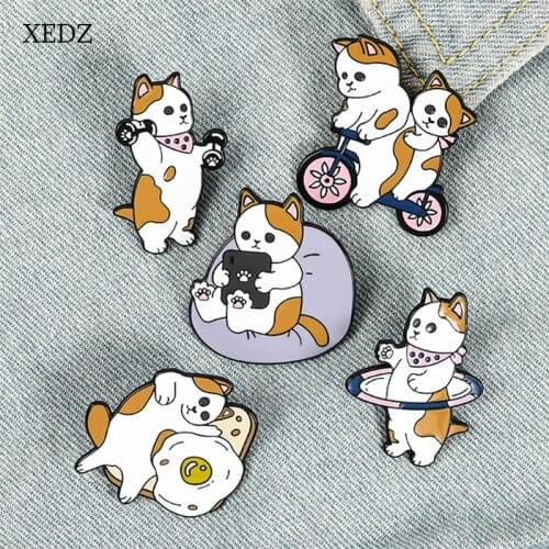 XEDZ Circus cat enamel brooch cartoon cat lifting dumbbell/turning hula hoop/cycling/fried egg cat/chaser cat badge jewelry gift