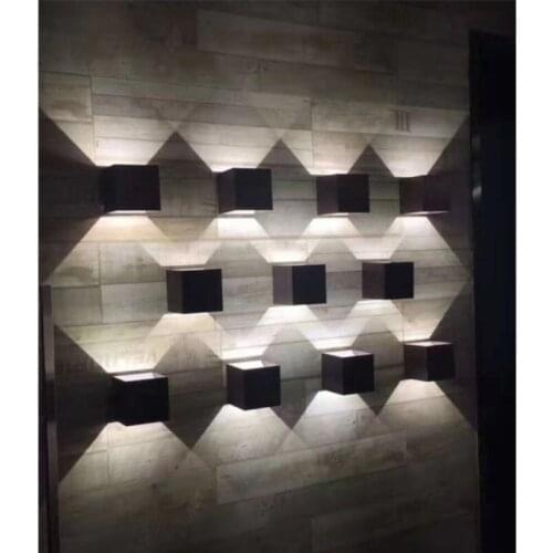Modern Colorful Foyer Wall Light Bedroom Bedroom LED Wall Lamp Indoor/Outdoor Aisle Stairs Corridor Wall Sconce Home Deco