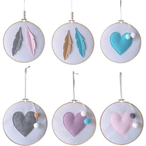 Nordic Style Felt Feather Heart Shaped Decorative Pendant Photo Props Home Decor pendant for children’s room, kindergarten,Decor