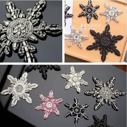 Large And Small Snowflake Beaded Rhinestone Patch DIY Personalized Sweater Coat Clothing Accessories Sewing Brooch Decoration