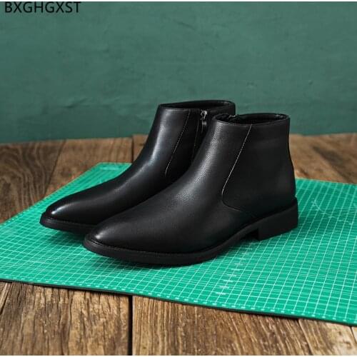 Black Motorcycle Boots for Men Male Outdoor Shoes Men Chelsea Boots for Man 2021 Luxury Designer Boots Men Casual Shoes Zapatos