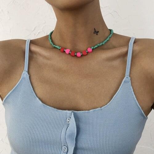New 2021 Boho Choker Simple Vintage Red Heart Shape Necklace For Women Fashion Collar Ldyllic Green Beads Jewelry Party Gift