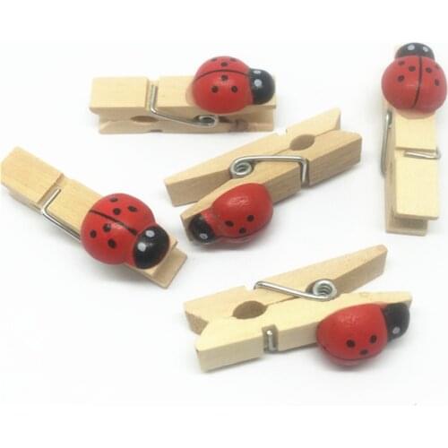 20pcs 35mm Natural Wood Red Ladybird Ladybug Peg Clips Crafts Clothespins Wedding Baby Showers Embellishments Card Holder