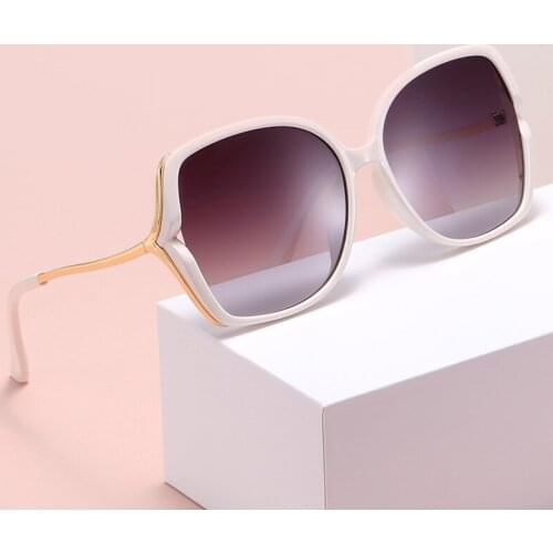 New Fashion Trendy Sunglasses Women Vintage Glasses Square Metal Sun Mirror Classic Womens Mens Out Door Sun Glasses Uv400