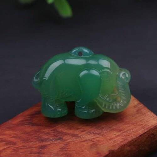 Natural Chinese Green Chalcedony Hand-carved Elephant Jade Pendant Fashion Jewelry Mens and Women Agate Necklace